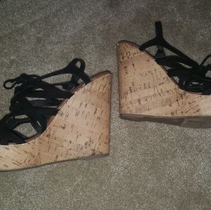 Womans cute black high heel wedge shoes size 9.5